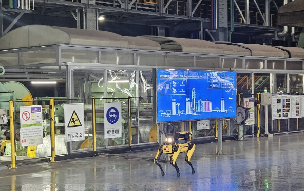 건물, 텍스트, 광고판, 지상이(가) 표시된 사진  AI가 생성한 콘텐츠는 부정확할 수 있습니다.