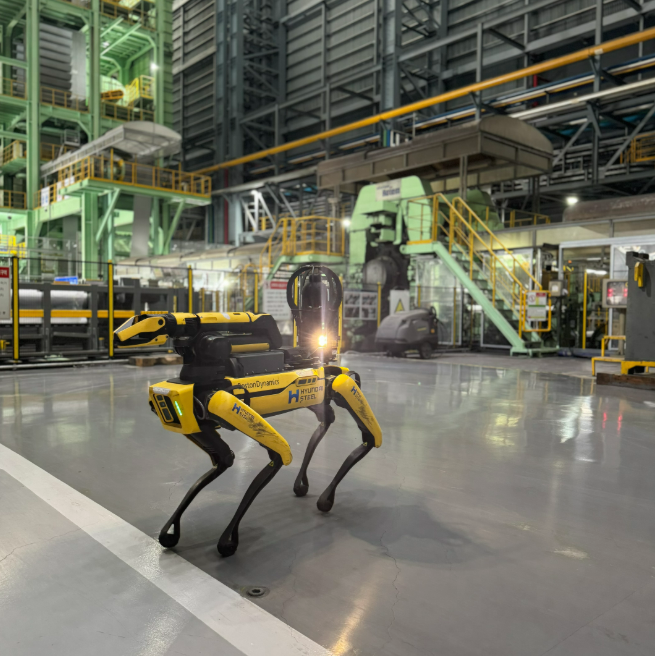 건물, 신발류, 실내, 지상이(가) 표시된 사진  AI가 생성한 콘텐츠는 부정확할 수 있습니다.